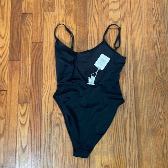 Andie The Laguna One Piece LT Swimsuit Black size M Tall NWT - Picture 4 of 7